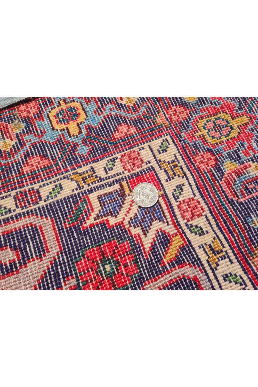 Amazing Hand Knotted Vintage Persian Bijar Wool Area Rug 5.3 x 3.5 Ft