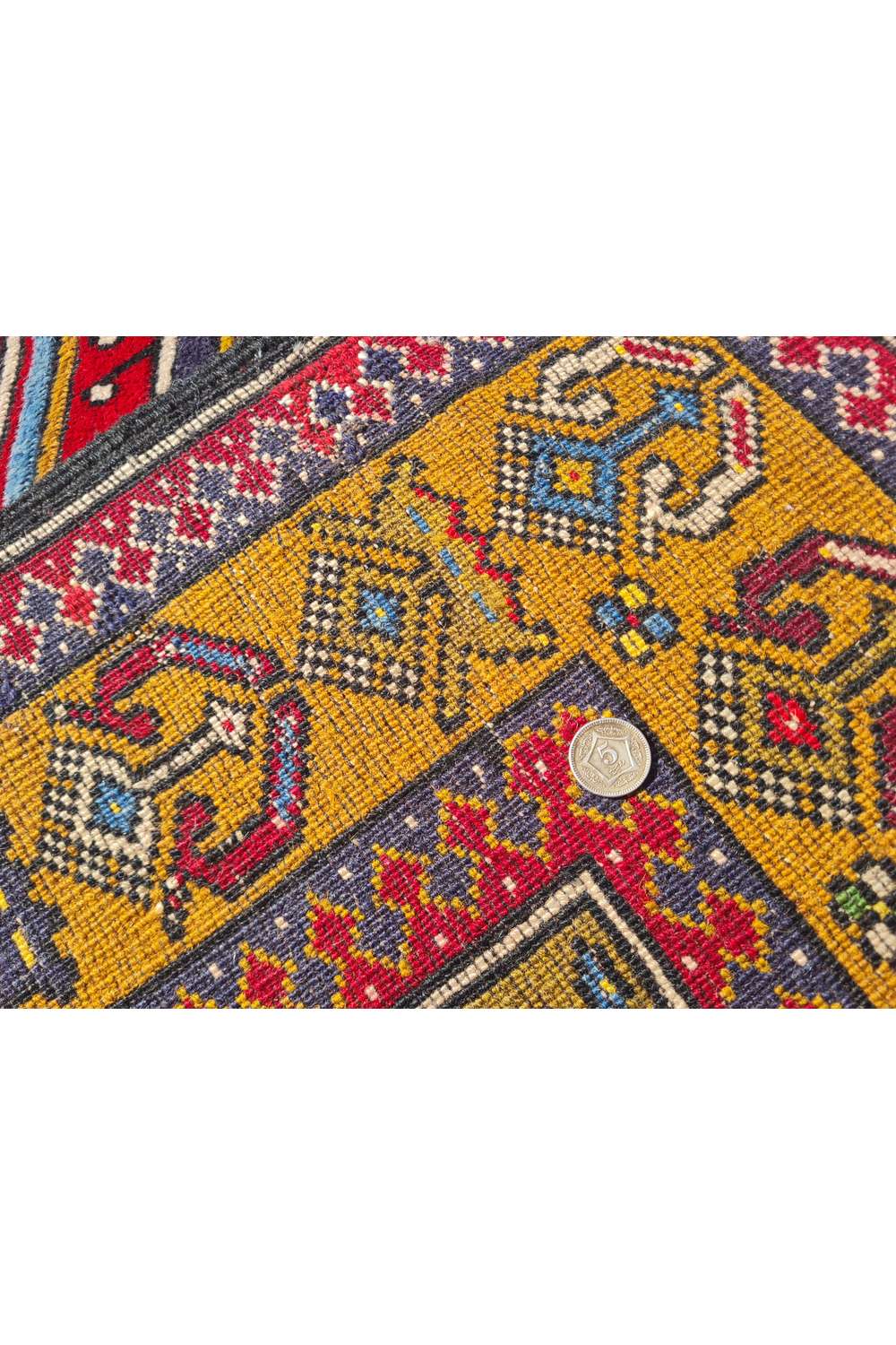 Amazing Hand Knotted Vintage Turkish Wool Area Rug 5.6 x 3.6 Ft