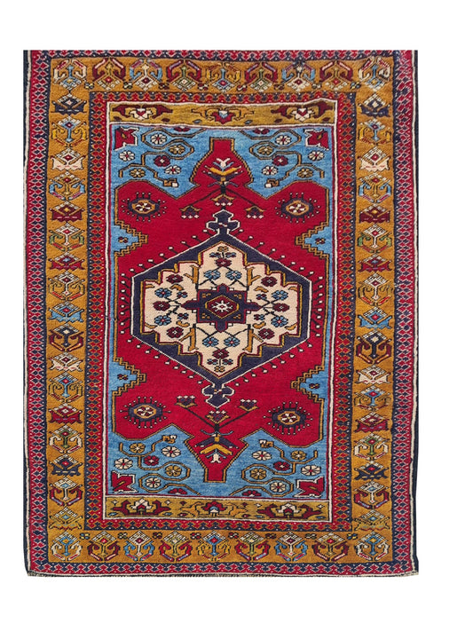 Amazing Hand Knotted Vintage Turkish Wool Area Rug 5.6 x 3.6 Ft