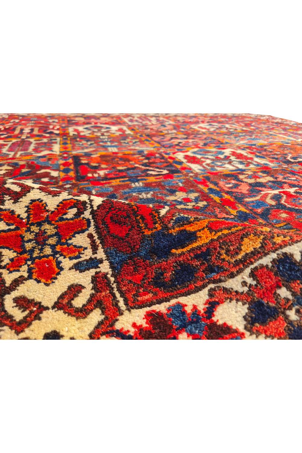 Amazing Hand Knotted Antique Persian Bakhtiyaar Pictorial Wool Area Rug 6.4 x 5.2 Ft