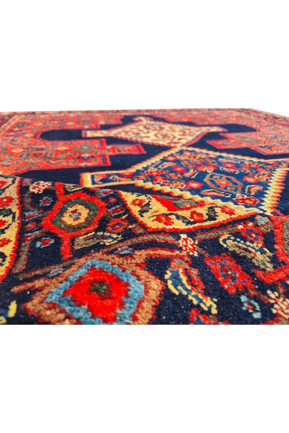 Amazing Hand Knotted Vintage Wiss Bakhtiyaar Wool Area Rug 5.0 x 3.10 Ft