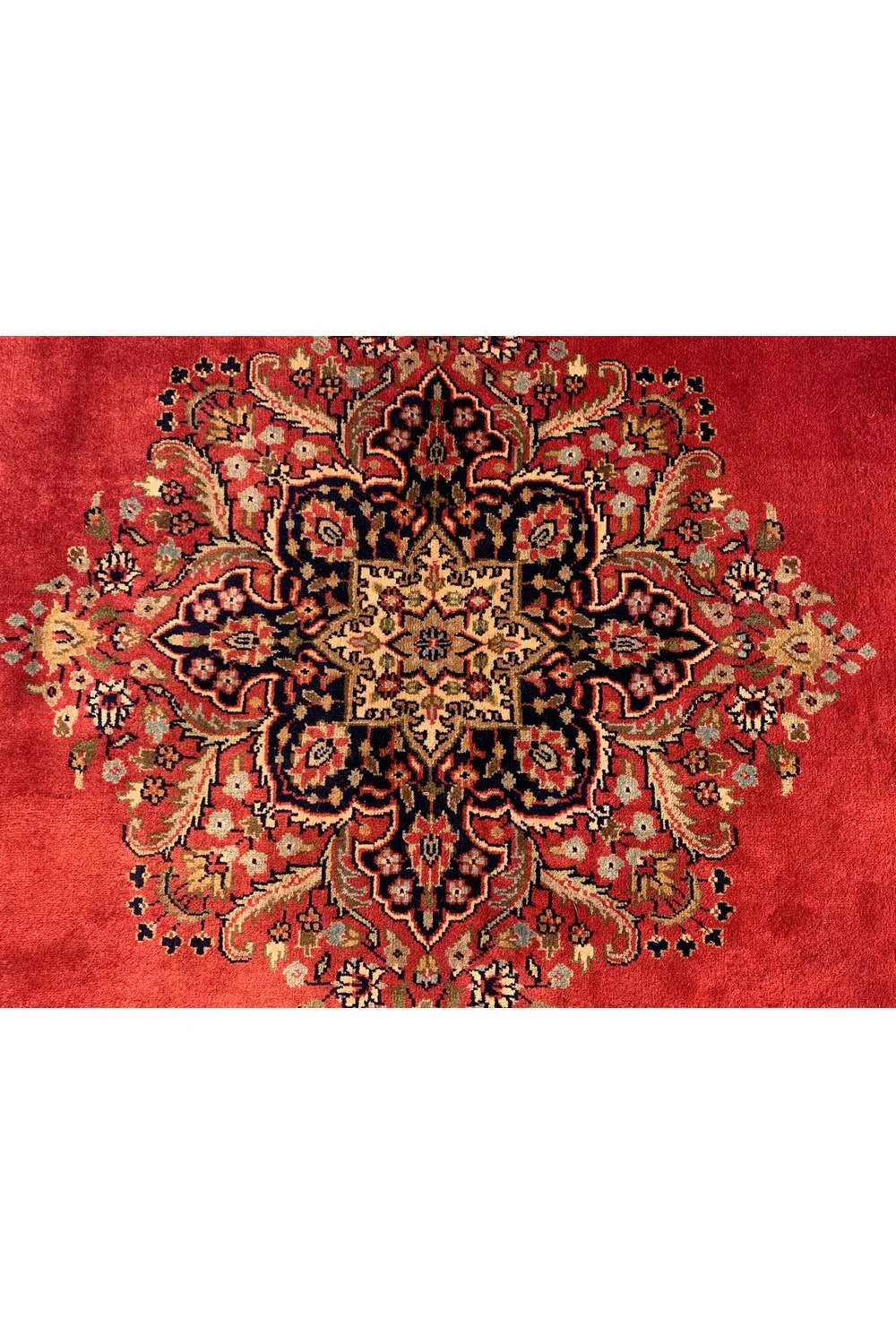 Amazing Hand Knotted Vintage Tabreez Round Wool Area Rug 6.5 x 6.5 Ft